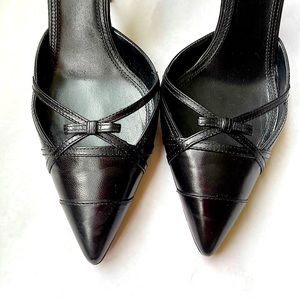 Beautiful Prada black pumps